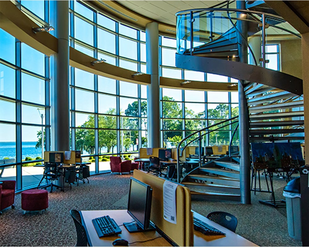 Image of inside the FSU OPEL building in Panama City